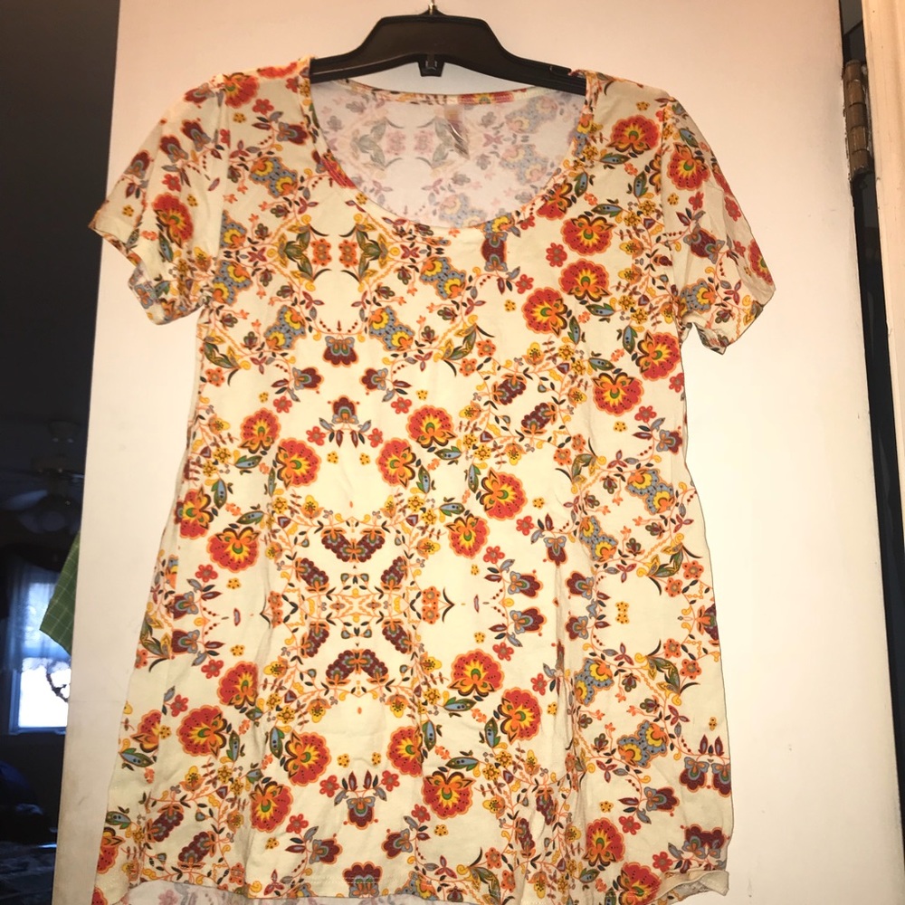 LuLaRoe XS Shirt